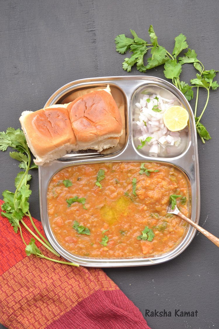 Bombay Pav Bhaji, pav bhaji, Mumbai street food, Mumbai pav bhaji, street food, Indian mashed potato curry, Mashed potato bhaji, Street food from Mumbai, Popular Indian street food, Pav bhaji made on Tava, Mashed potatoes Indian style, Masala mashed potatoes, Snacks recipes, breakfast recipes, Mashed vegetables curry