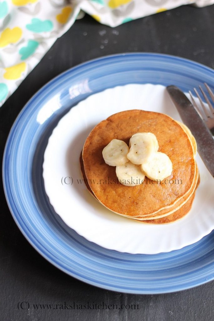 Oatmeal pancakes with banana and eggs