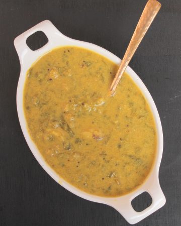 Goan colocasia leaves curry