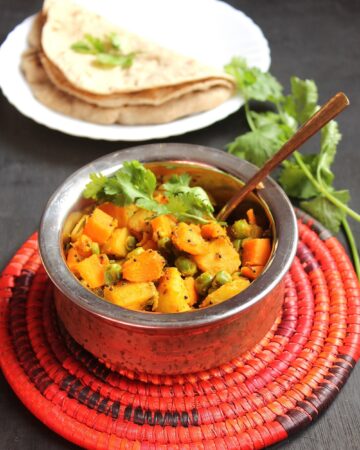 Aloo,Gajar And Matar Ki Subzi