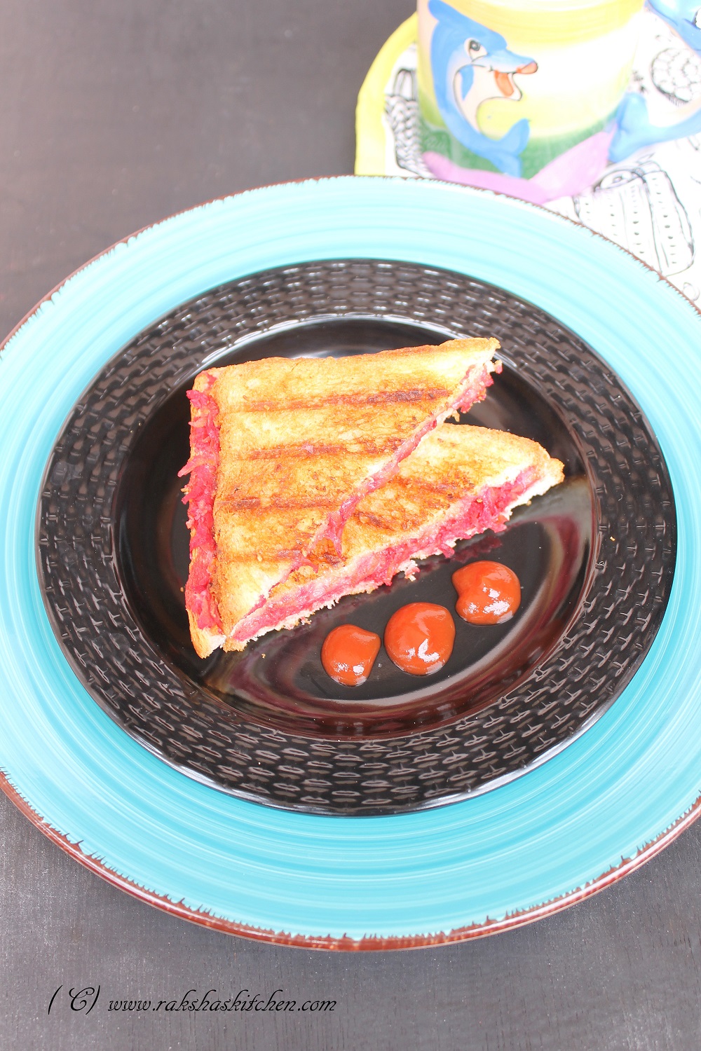 Carrot, Beetroot And Radish Sandwich