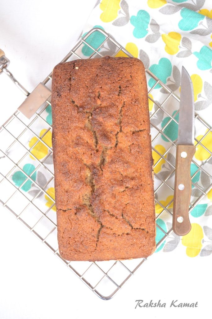 Eggless Rava Banana Cake