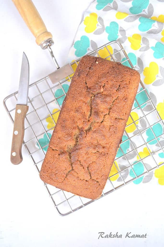 Eggless Rava Banana Cake