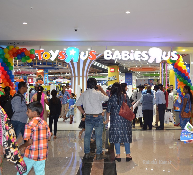 Toys"R"Us