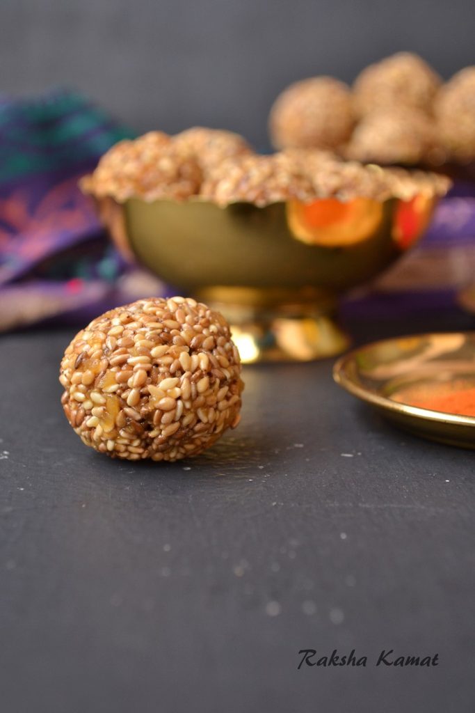 Til Ke ladoo . sesame seeds ladoo, tilache ladoo