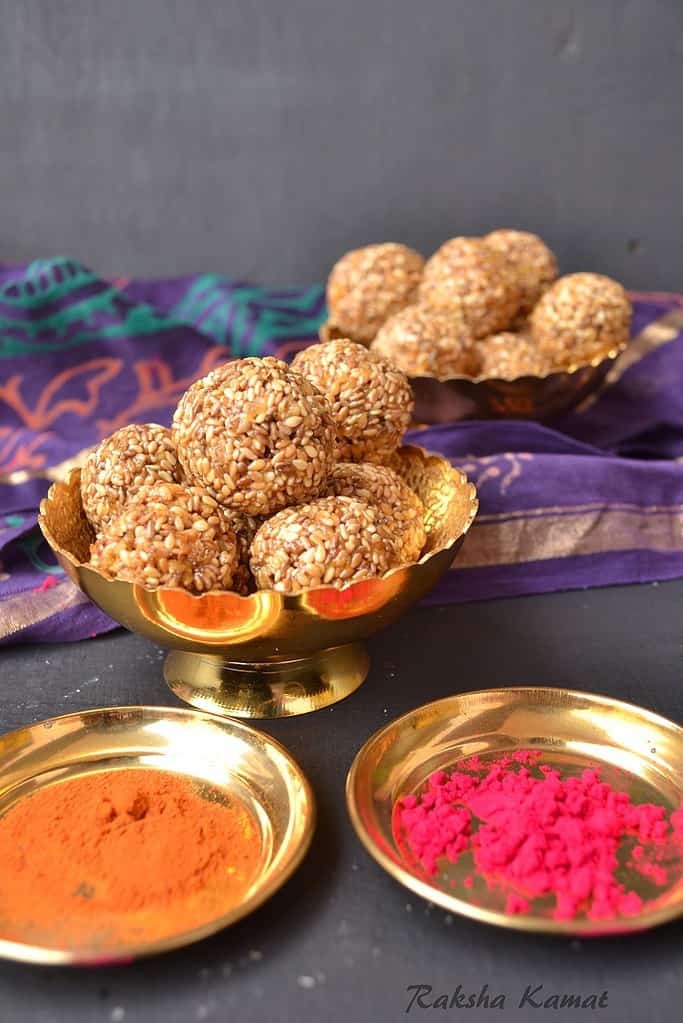 Til Ke ladoo . sesame seeds ladoo, tilache ladoo