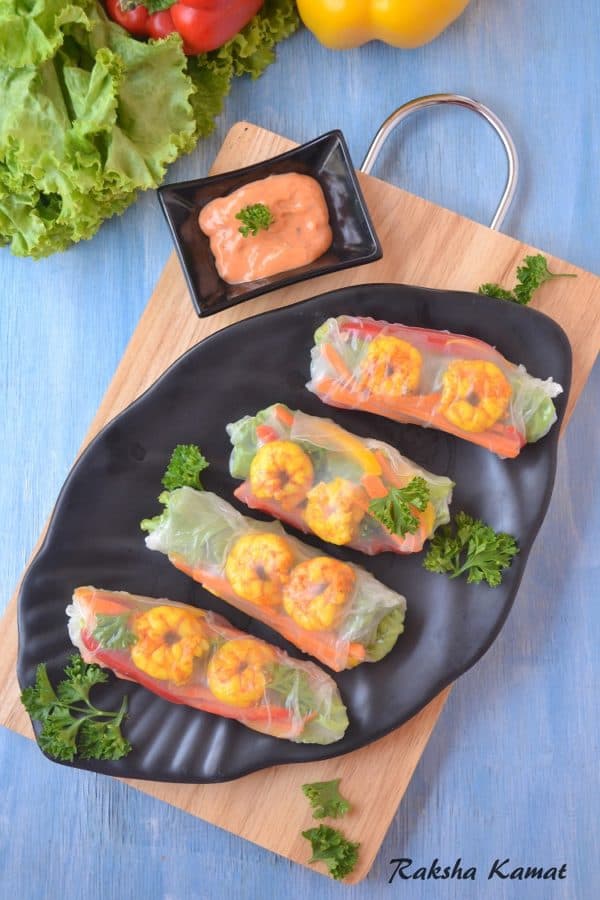 DSC_1844-001 Rice paper rolls with sriracha dip